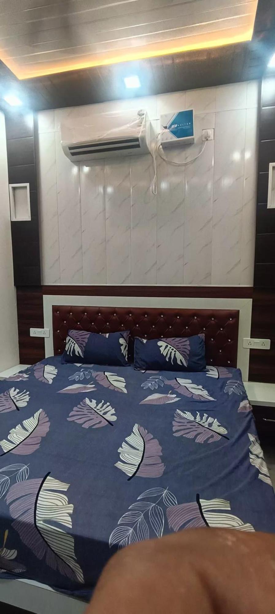 Goenka Home Stay Barsana Chhata Esterno foto