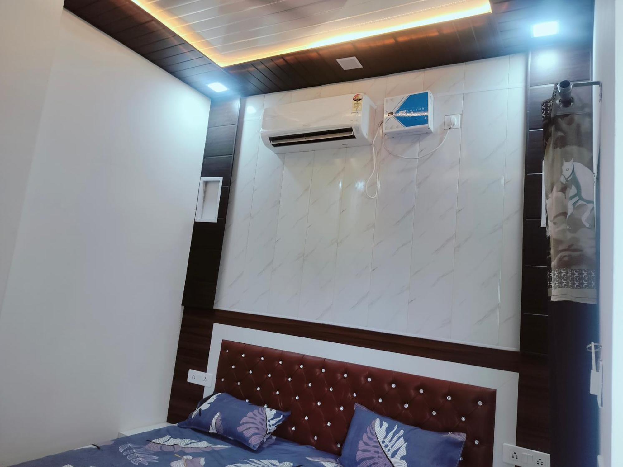 Goenka Home Stay Barsana Chhata Esterno foto